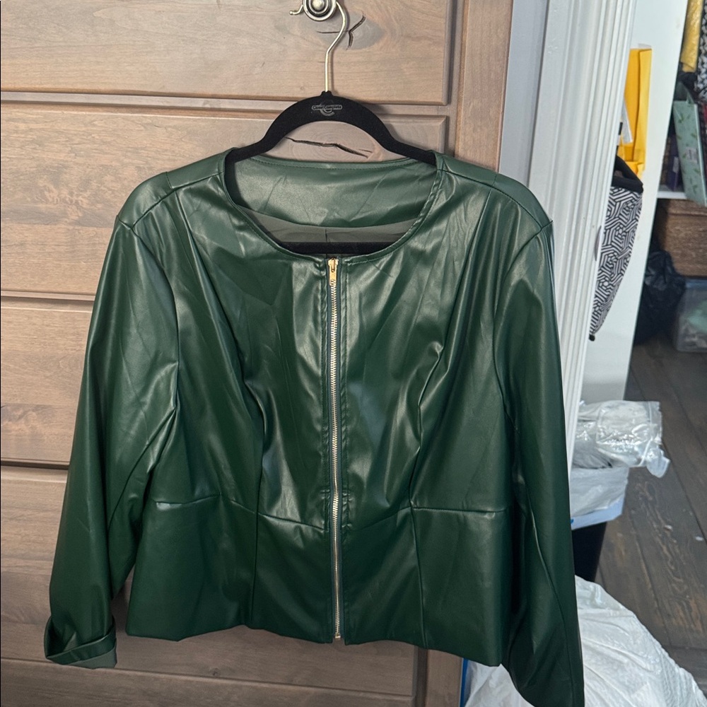 Women's Green Faux leather jacket 2X